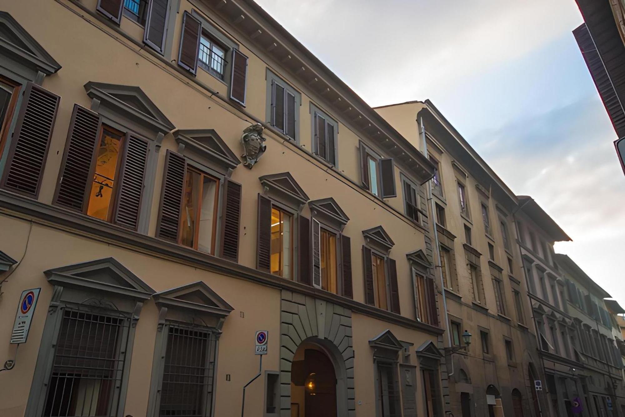 Lungarno Ponte Vecchio Hotel ฟลอเรนซ์ ภายนอก รูปภาพ